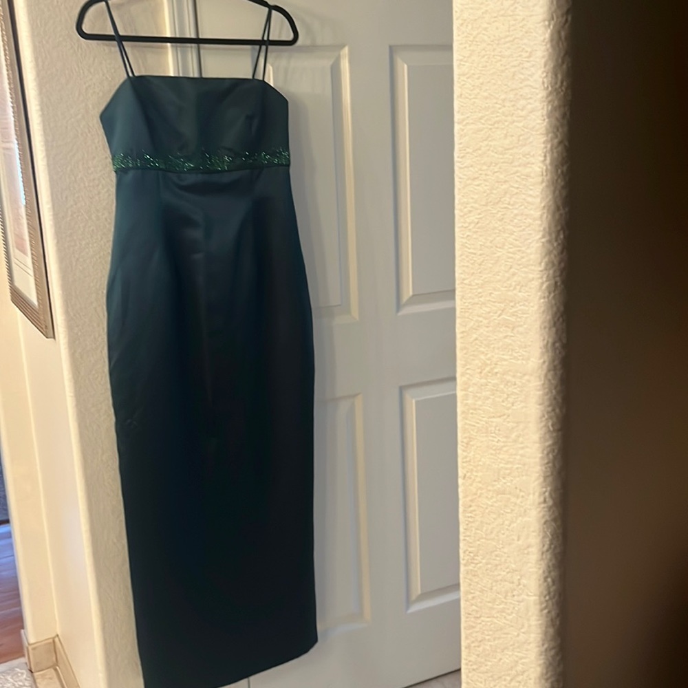 Lovely size 6 emerald green formal OP Tiffany gown.
